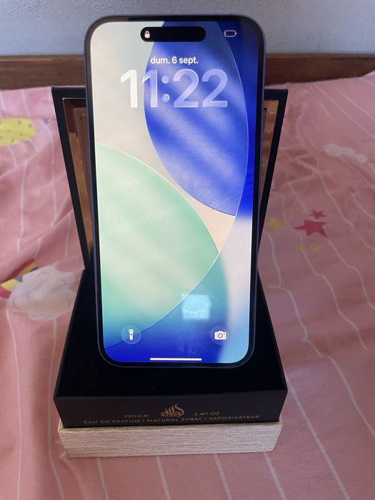 Vând iphone 16 plus