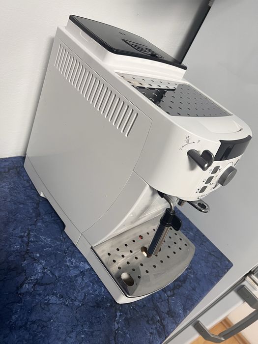 Espressor automat DeLonghi Magnifica S