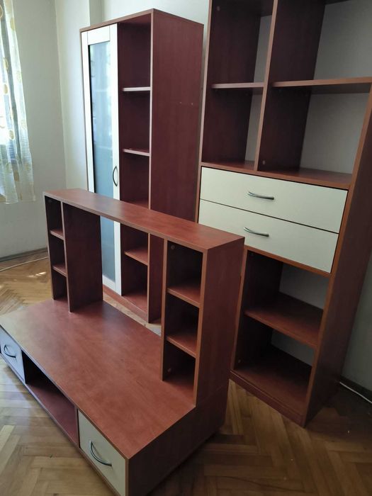 Продавам секция за детска стая или всекидневна.