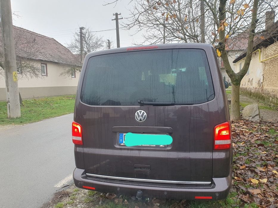 VOLKSWAGEN Multivan