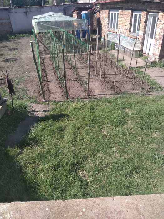 Удобен имот за работещи и пенсионери на близо и ЖП гарата в Телиш