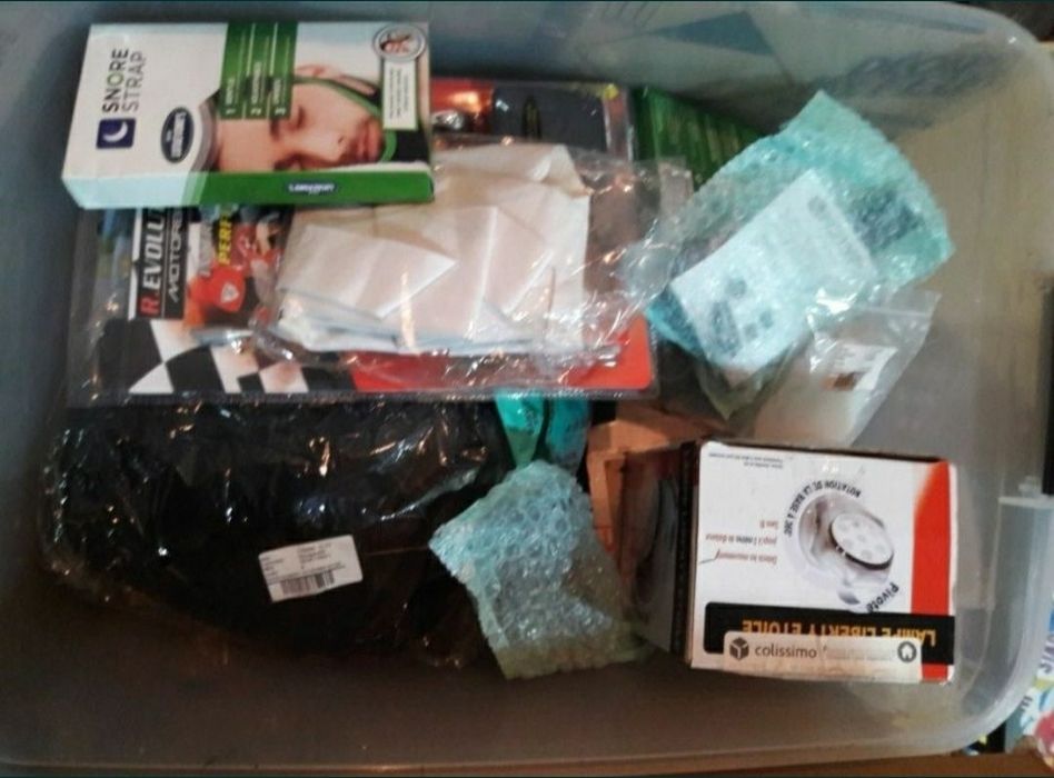 Cutii cu produse diferite-tip bazar