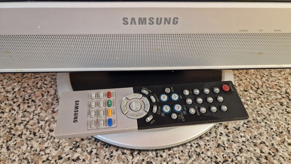 SAMSUNG Телевизор/монитор 19"(48cm), модел: 940MW, LS19DOCSS/EDS