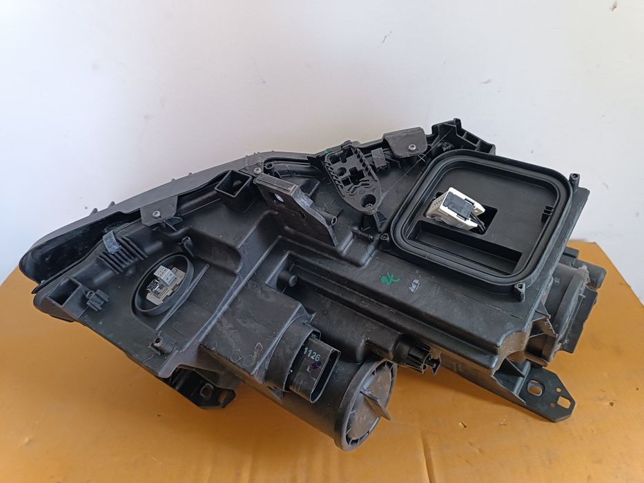 Far stânga ILS/Aripa  Mercedes GLA w156