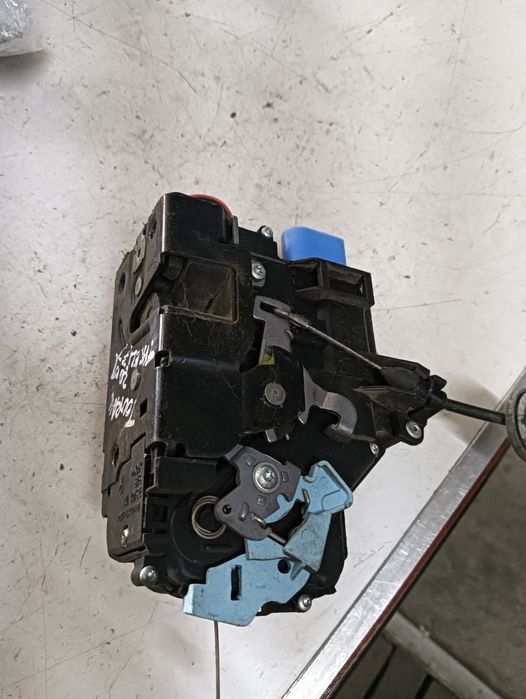 Broasca Usa Dreapta Fata Volkswagen Touran (5T1) [ 2015 - > ] Oem