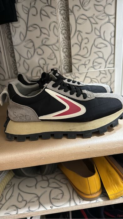 Продам кроссовки