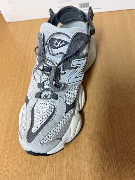New Balance 9060 26 cm