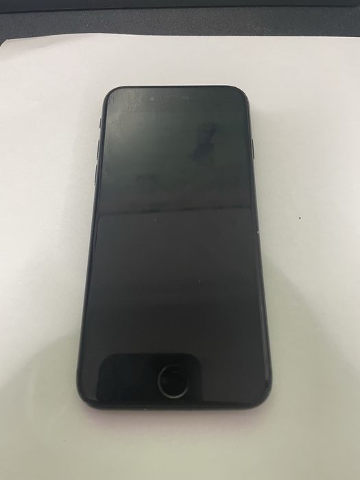 Iphone SE 2020 (АКБ 72%)