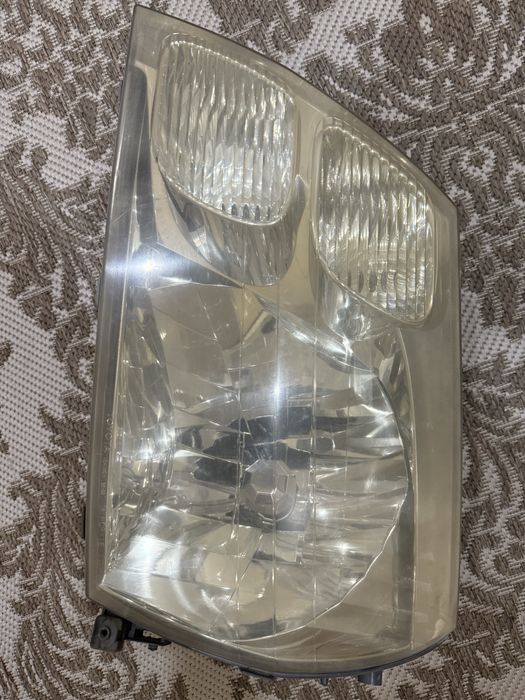 Продам фар Тойота хайс