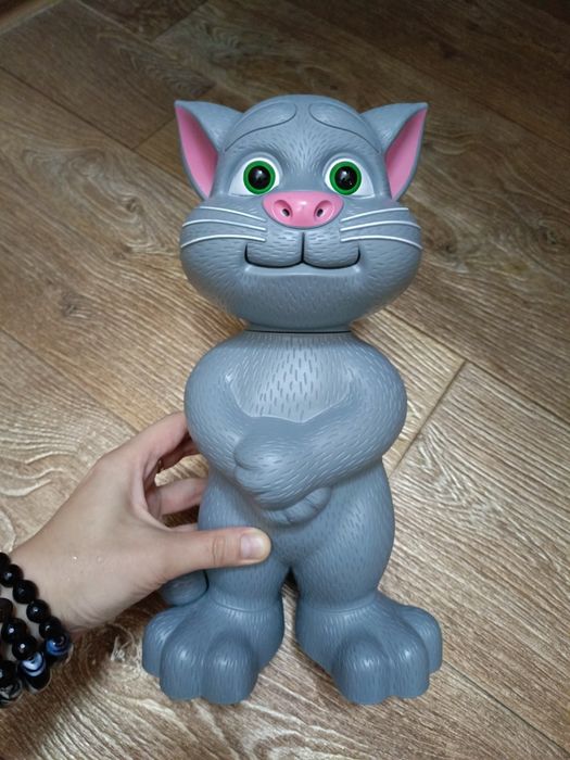 Продам игрушку говорящий кот Том
