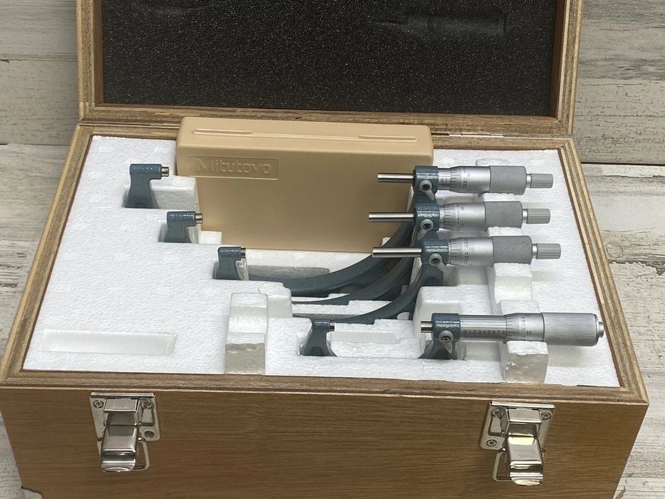 MITUTOYO 2 seturi de micrometre exterioare și interior