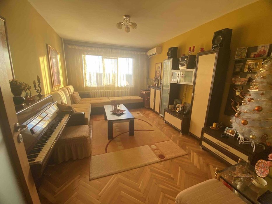 Продава се Тристаен апартамент в Плевен, Дружба 3 - 82 кв.м за 1464 €/кв.м - Снимка #1