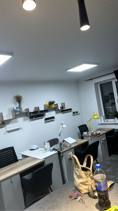 Сдам в аренду маникюрные столы