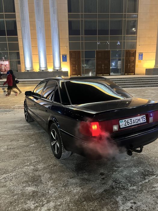 Продаи Ауди 100 с4