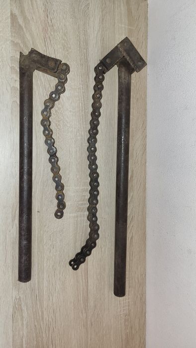 Vând clește cu lanț, pentru țevi