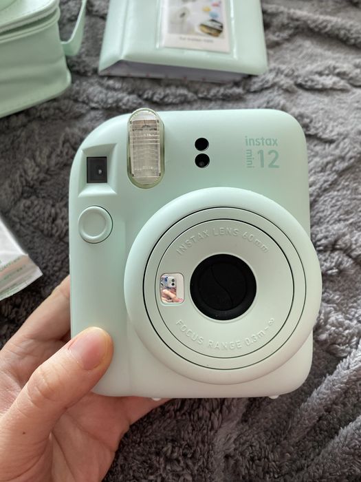 Полароид Instax mini 12