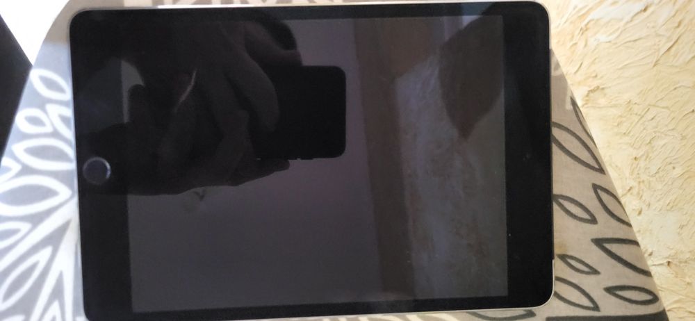 Продам ipad mini 4 64gb