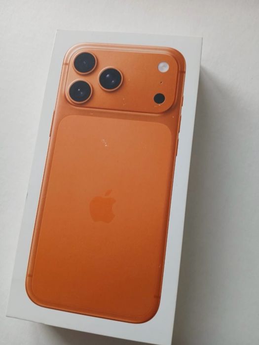 iphone 17 pro Max оранжевый