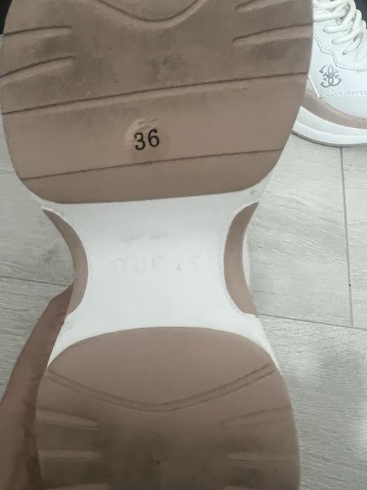 Маратонки Guess размер 35