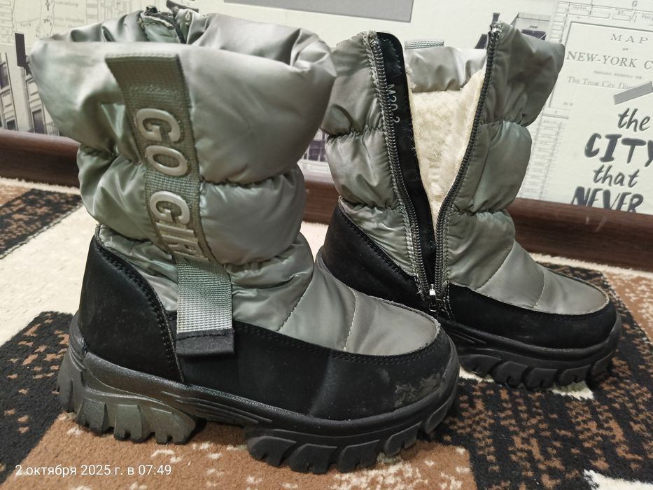 Продается зимняя детская обувь