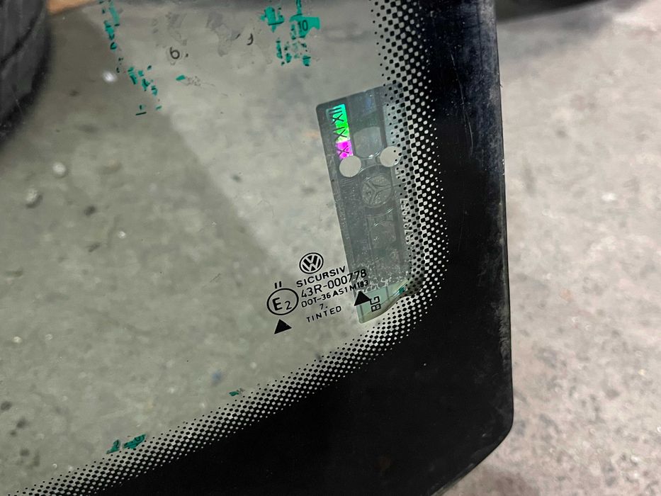 Предно стъкло за VW Golf 3 (оригинално)