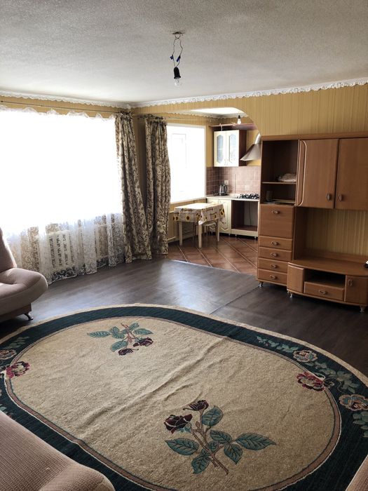 1-комнатная. Студия.Республики 19