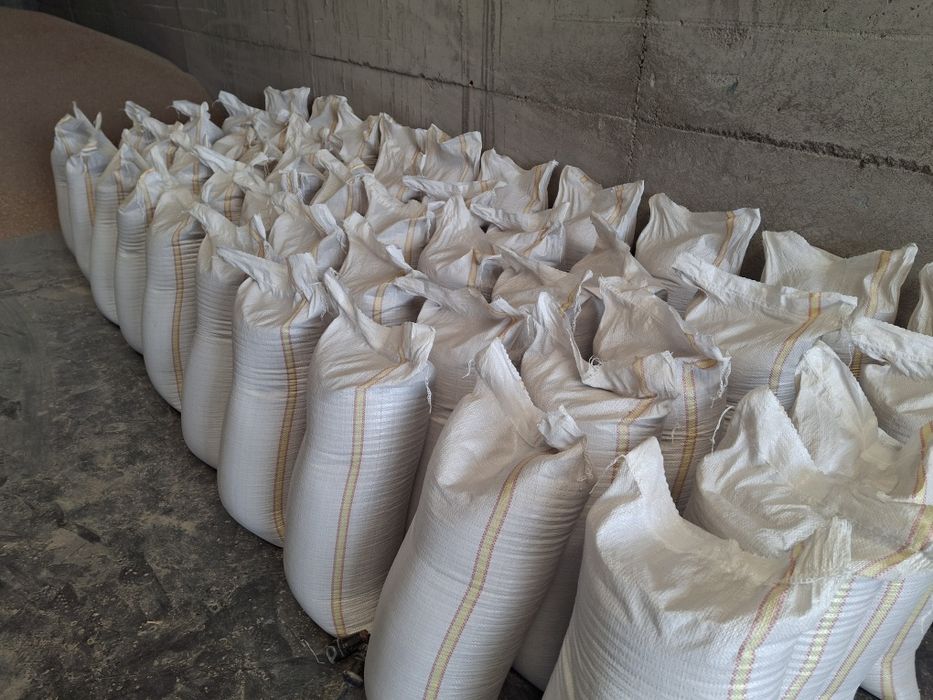 Grau, grîu de vanzare.