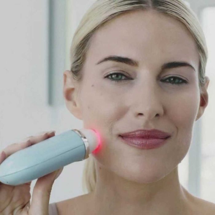 Уред против бръчки с LED, Радиочестота и Ionic Sculpt технология