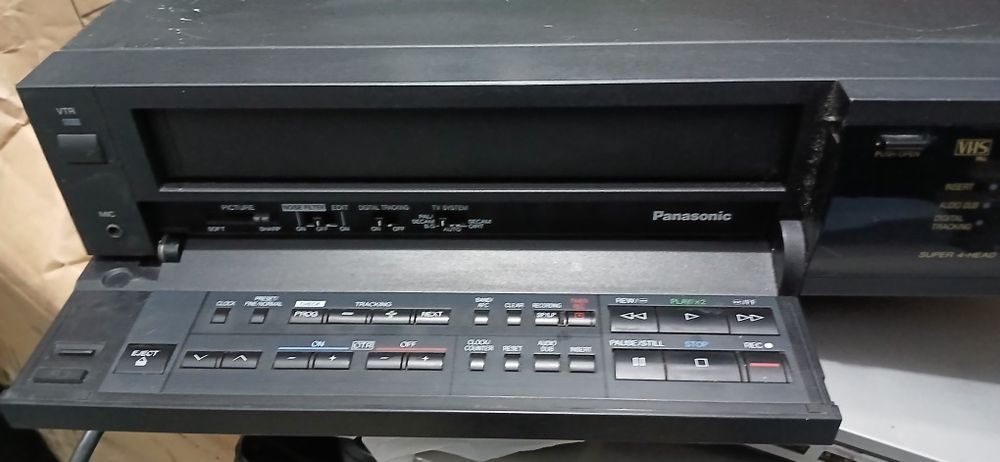 Videorecorder Panasonic NV-J35 HQ VHS 4head
Made in Japan