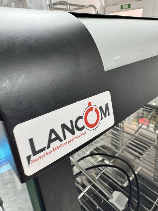 Vitrina calda lancom