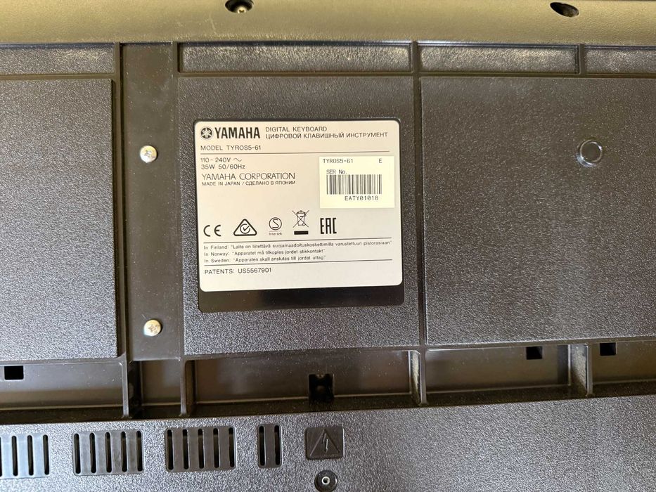 Професионален аранжор Yamaha Tyros 5 - 61 клавиша (с включен калъф)