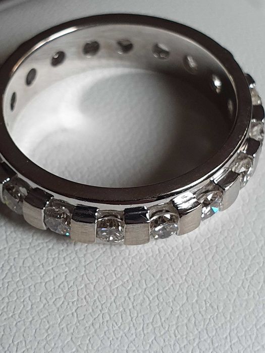 Extravaganta eleganta Eternity Memory aur 18k diamante naturale 1.8ct