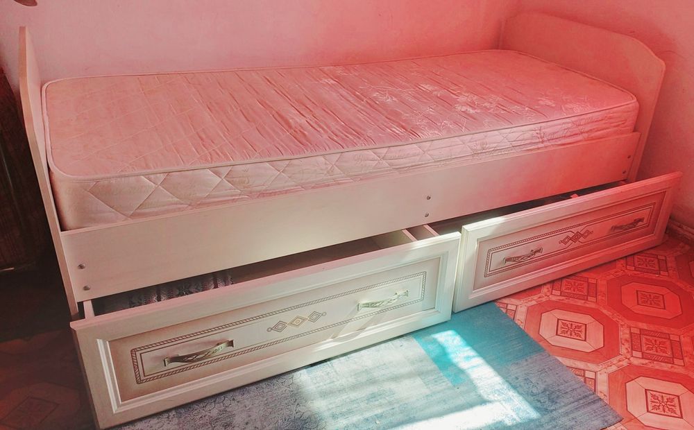 Продам горку и кровать б/у