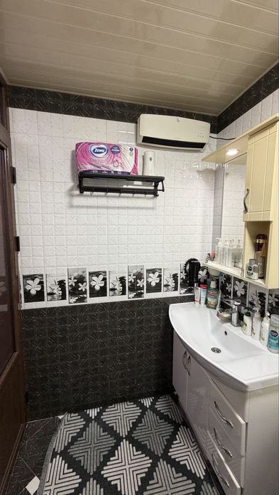 Срочно в Янгиюле продается квартира своя