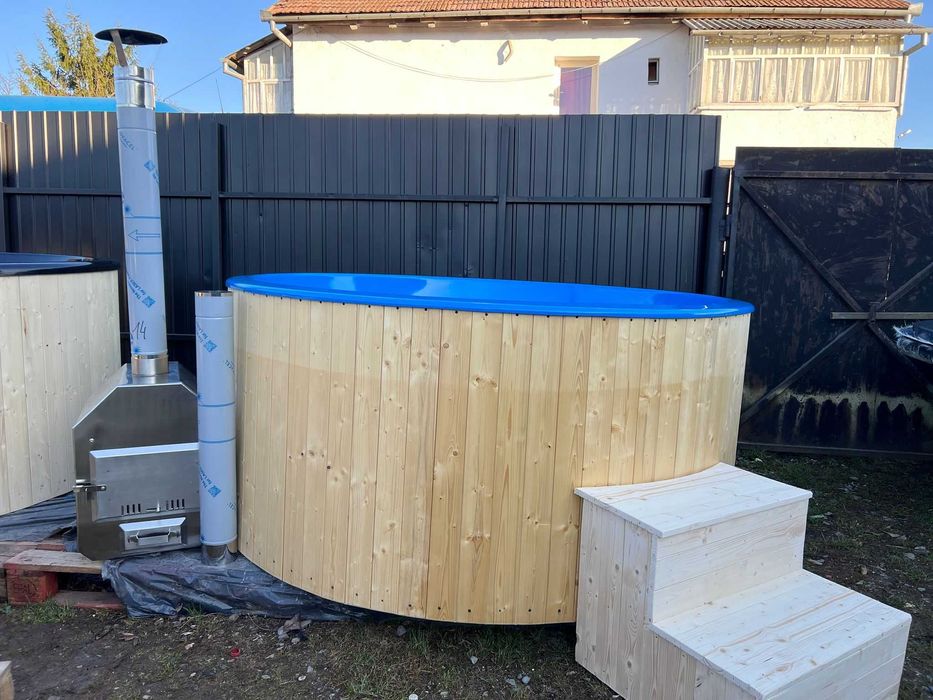 Ciubăr Lux din Fibră de Sticlă – Relaxare Premium pentru 8-10 Persoane