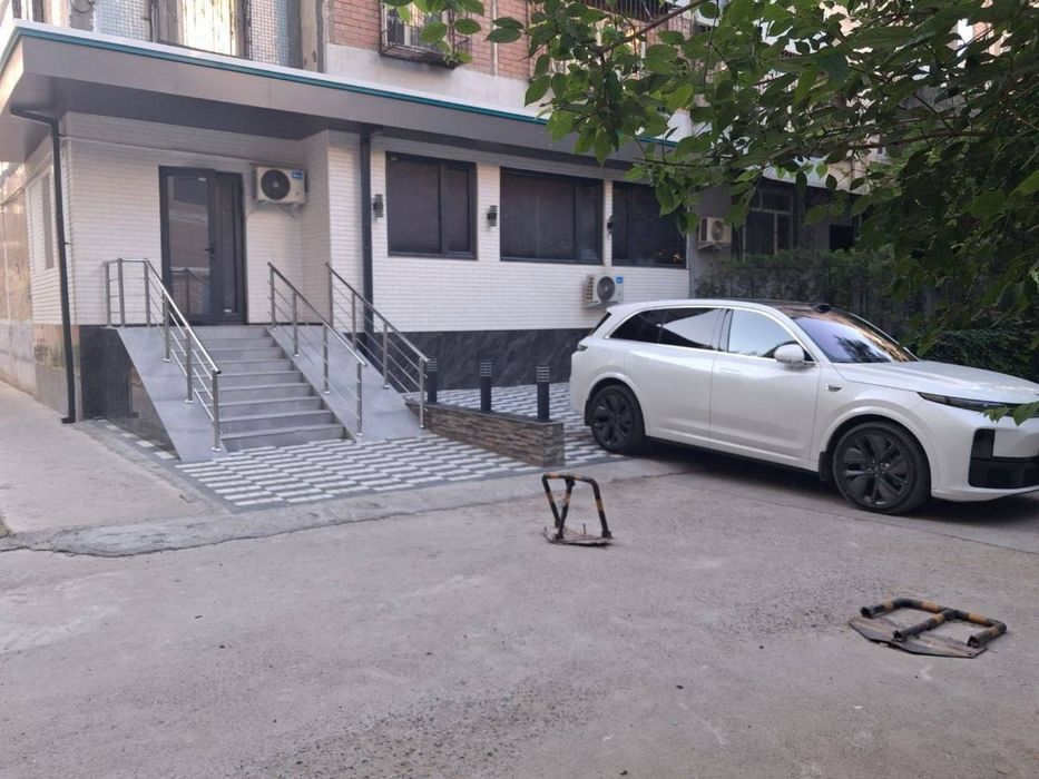 Под бизнес!Паркентский базар! Внутри массива !64 м.кв, цена 94. 000 $
