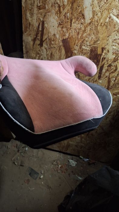 Бустер сиденье для ребенка в автомобиль