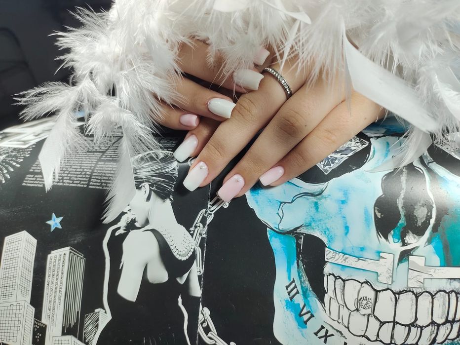 Маникюр/педикюр и наращивание ногтей