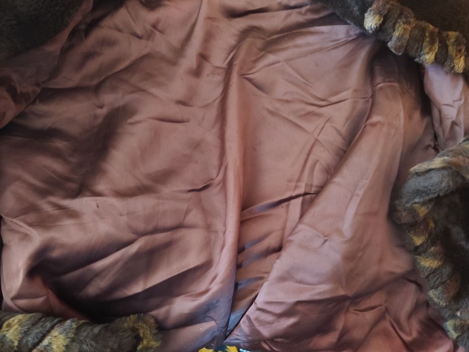 Еко палто в тъмно кафяв цвят с подплата