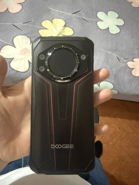 Телефон крепкий.