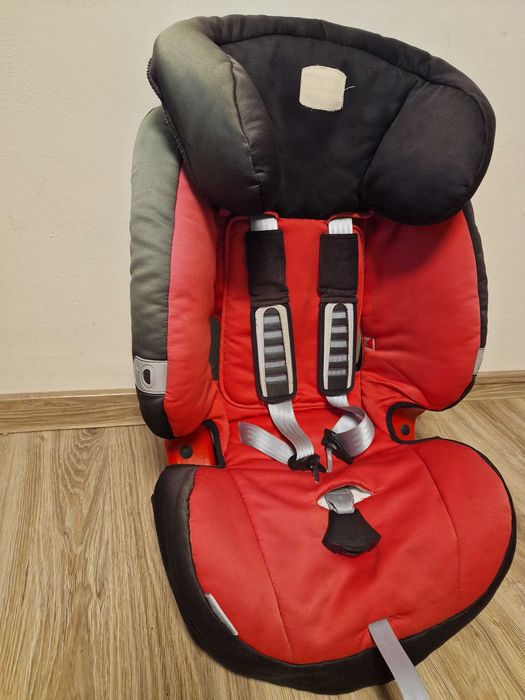 Подарявам стол за кола britax