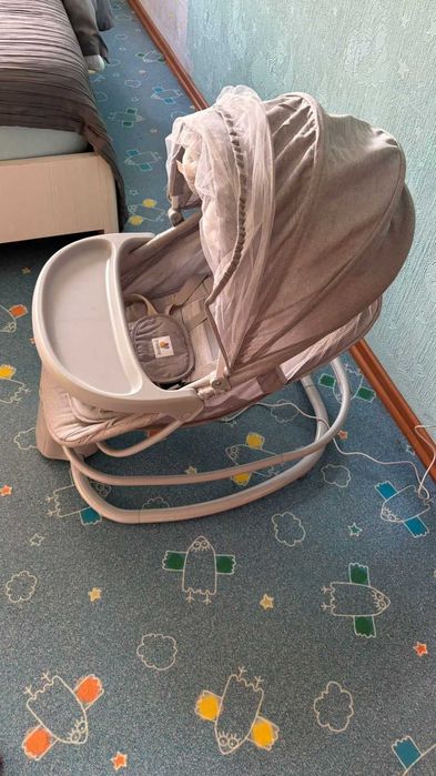 Продам детский шезлонг.