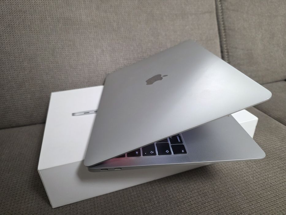 Apple MacBook Air Retina