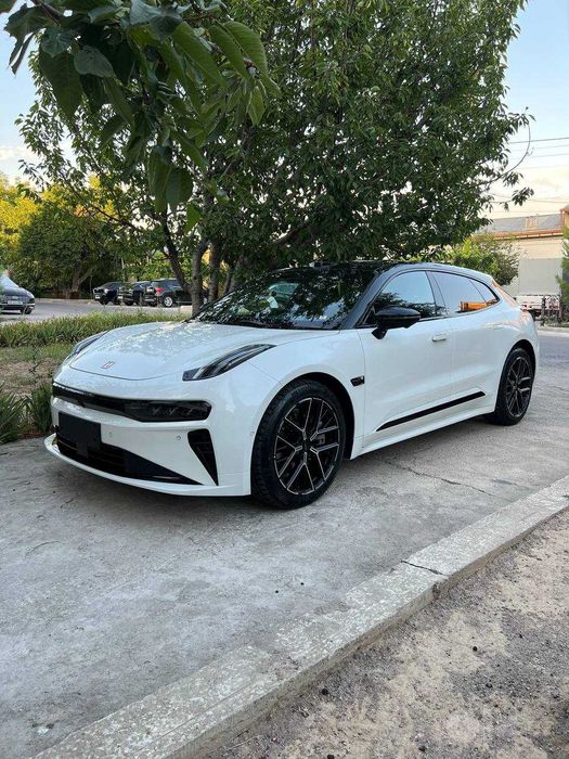 Zeekr 001 EV, белый/парламент салон 2025