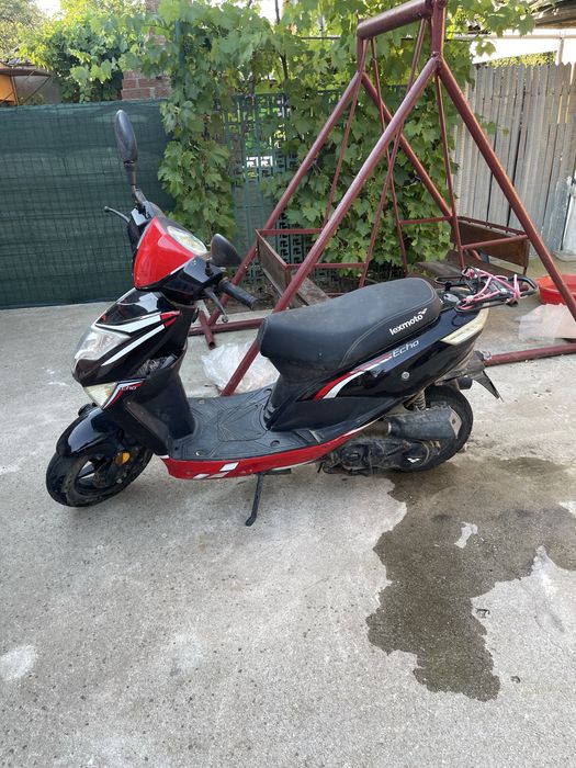 Vând scuter lexmoto