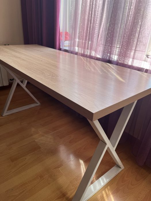 Продам стол дерево