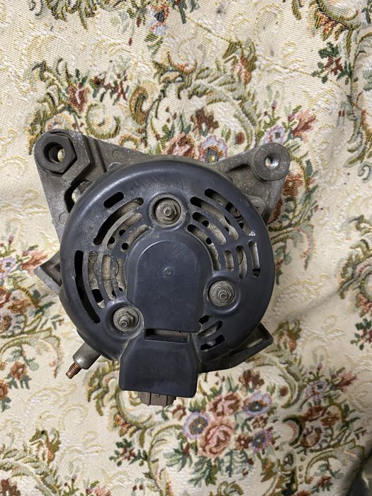 Продам генератор камри 40