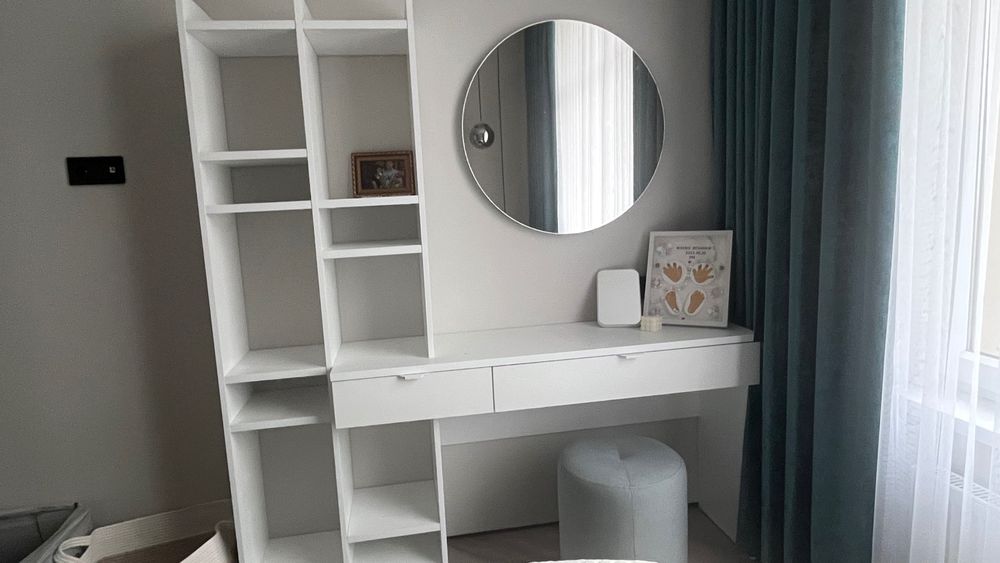 Туалетный столик