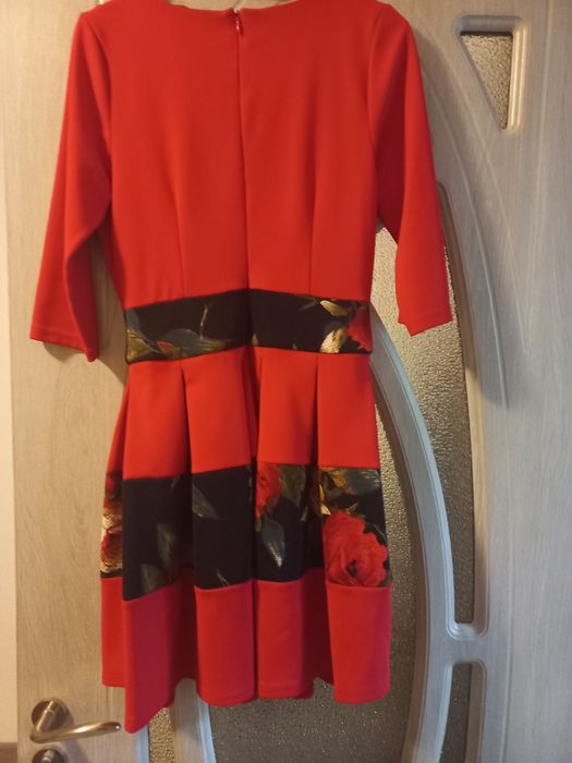 Vând rochii de seara