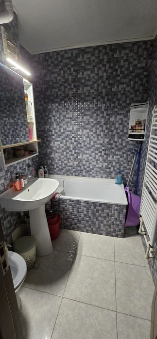 Apartament decomandat 3 camere, Etaj 1, Mobilat și utilat(SUPERB)